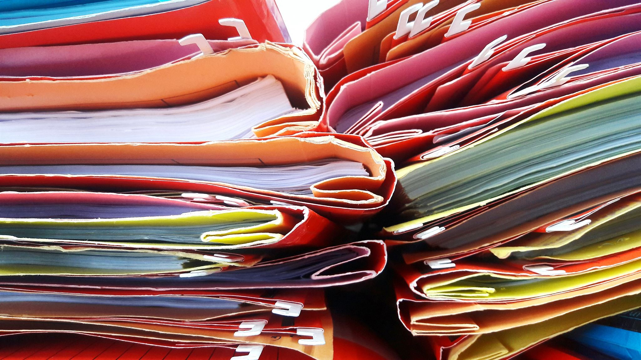 Stack-of-colorful-files